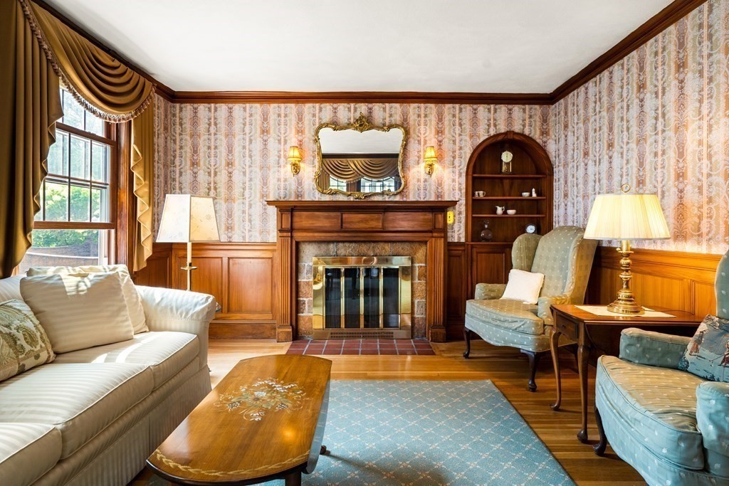 36 Ridgeway Street Quincy, MA 02170 - Photo 3 of 21 Gallery Image 3