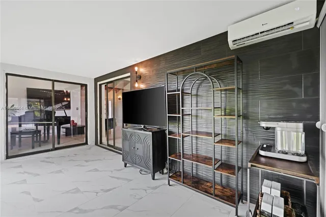 $595,000 | 19654 Back 9 Drive, Boca Raton, FL 33498