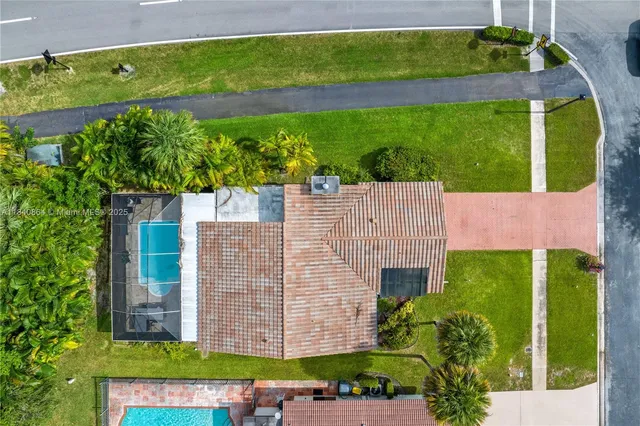 $595,000 | 19654 Back 9 Drive, Boca Raton, FL 33498