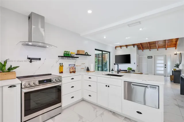 $595,000 | 19654 Back 9 Drive, Boca Raton, FL 33498