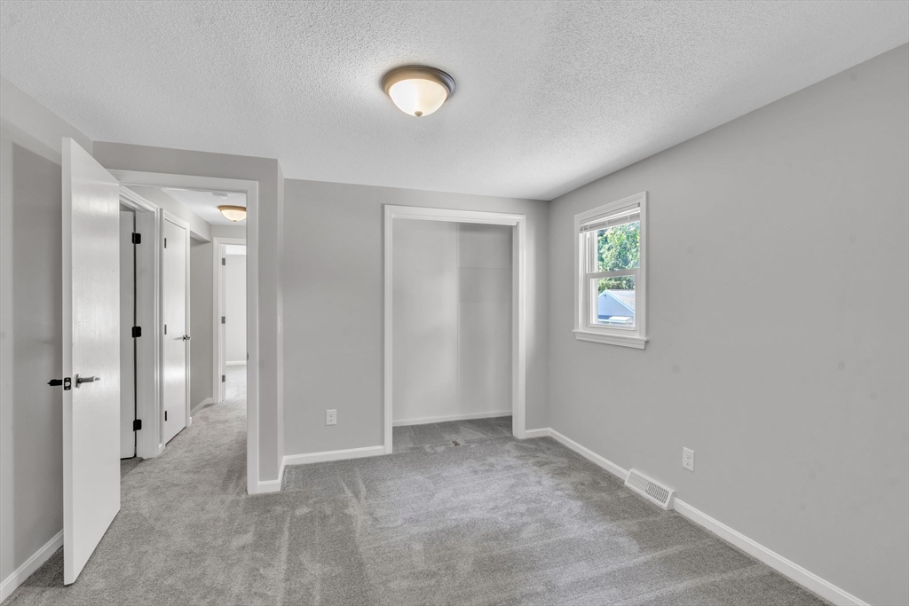52 Bairdcrest Road Springfield, MA 01118 - Photo 19 of 26