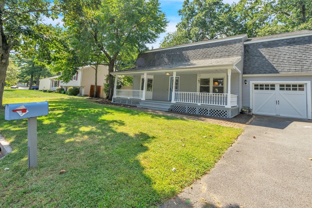 52 Bairdcrest Road Springfield, MA 01118 - Photo 2 of 26