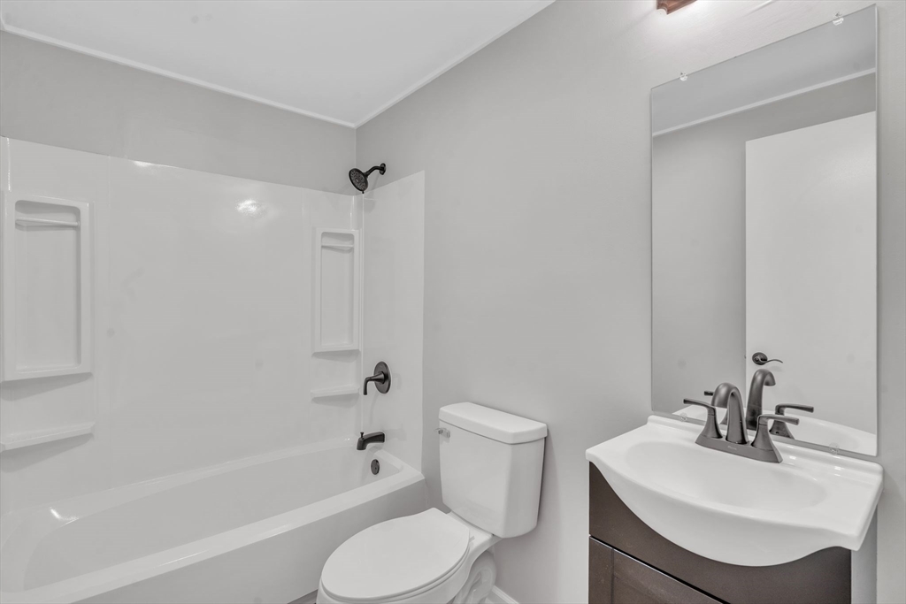 52 Bairdcrest Road Springfield, MA 01118 - Photo 8 of 26