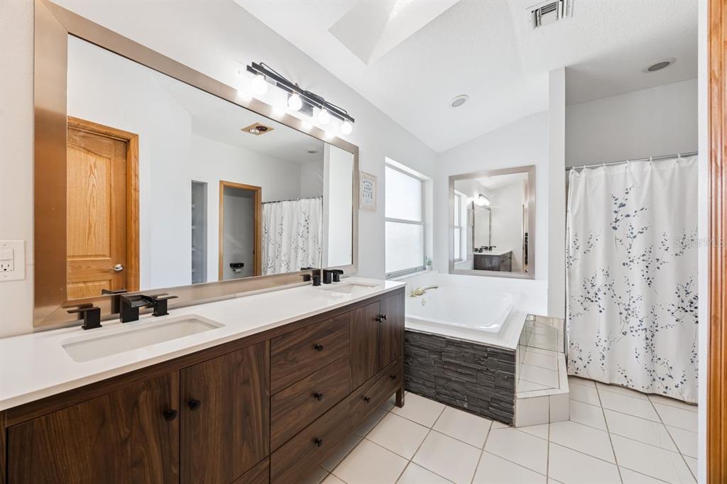 23934 Wolf Branch Road Sorrento, FL 32776 - Photo 18 of 47 Gallery Image 18
