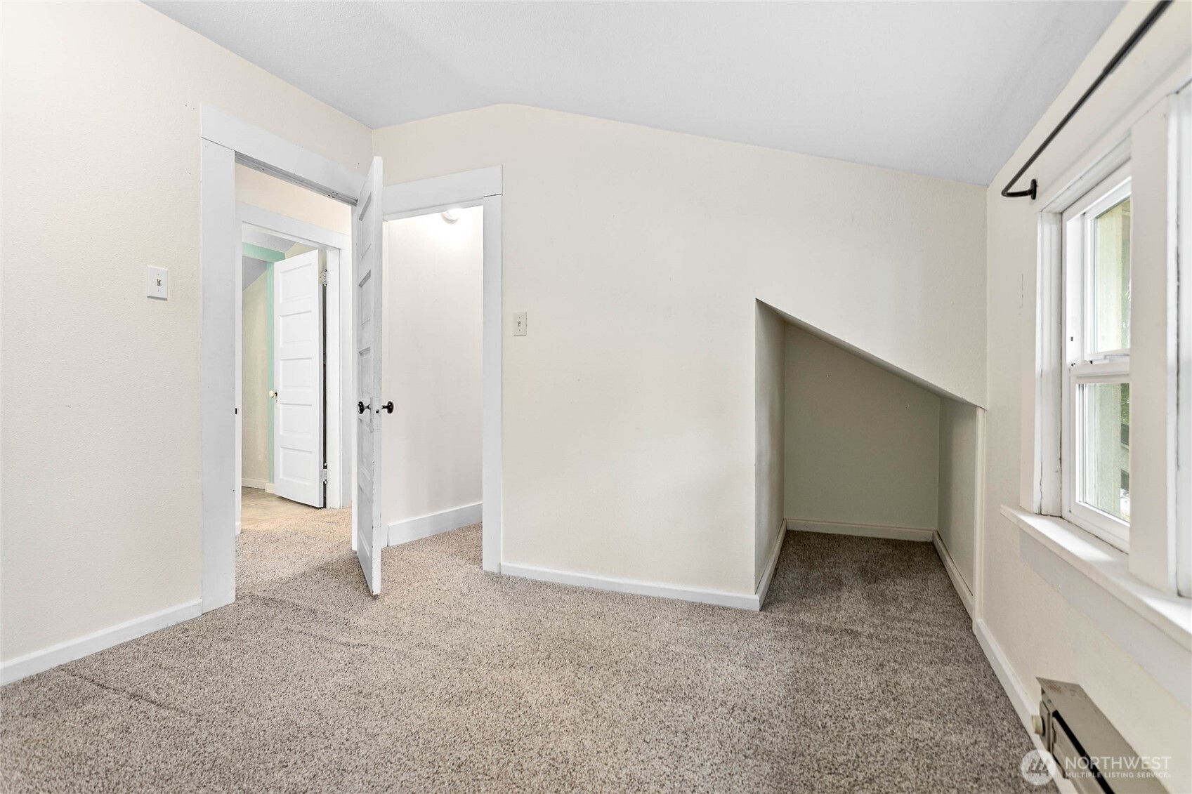 3820 Ohio Street Bellingham, WA 98229 - Photo 25 of 40 an empty room with windows