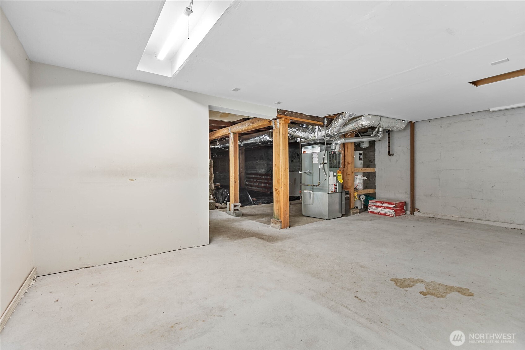 3820 Ohio Street Bellingham, WA 98229 - Photo 27 of 40 an empty room with closet