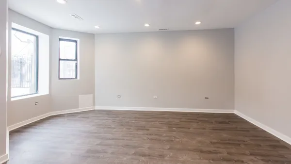 $1,950 | 2852 North Albany Avenue, Unit 1, Chicago, IL 60618