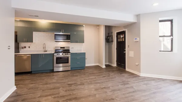 $1,950 | 2852 North Albany Avenue, Unit 1, Chicago, IL 60618