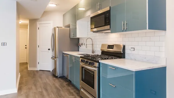$1,950 | 2852 North Albany Avenue, Unit 1, Chicago, IL 60618