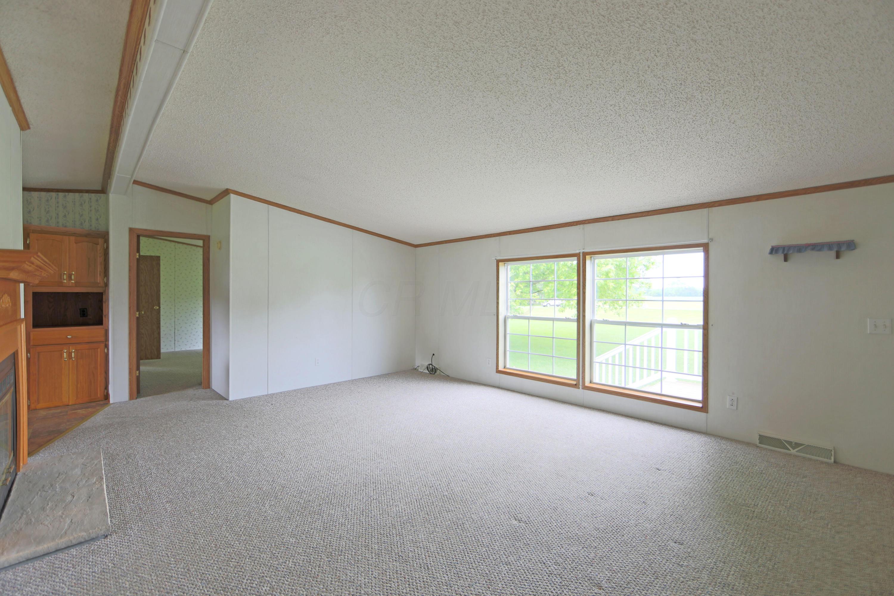 12084 Bryant Road Mount Vernon, OH 43050 - Photo 2 of 28 Gallery Image 2