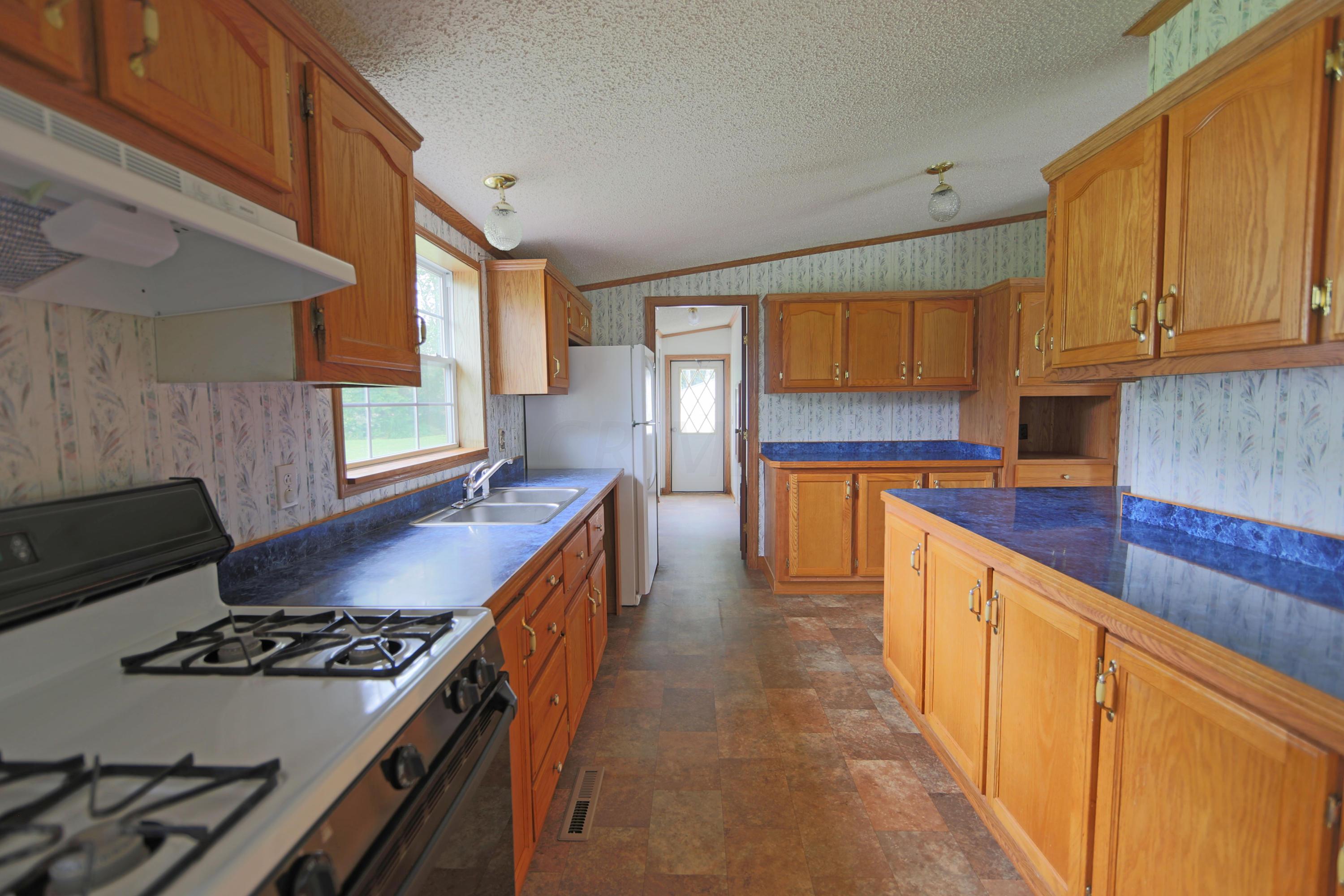 12084 Bryant Road Mount Vernon, OH 43050 - Photo 7 of 28 Gallery Image 7