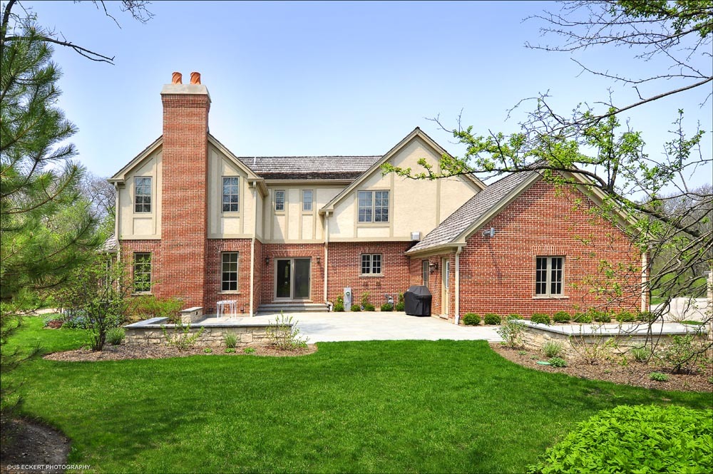 845 Walden Lane Lake Forest, IL 60045 - Photo 8 of 10 front view of a house with a yard