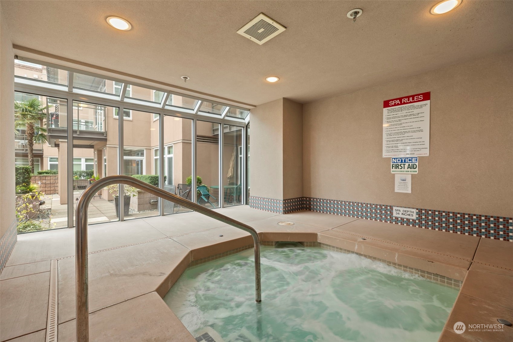 1900 Alaskan Way, Unit 516 Seattle, WA 98101 - Photo 26 of 40 a view of a hallway