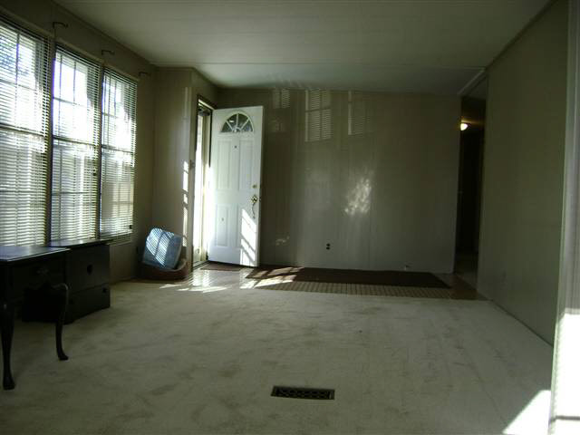 94 East Levi Lee Road, Unit 4 Warsaw, IN 46582 - Photo 9 of 23 Gallery Image 9