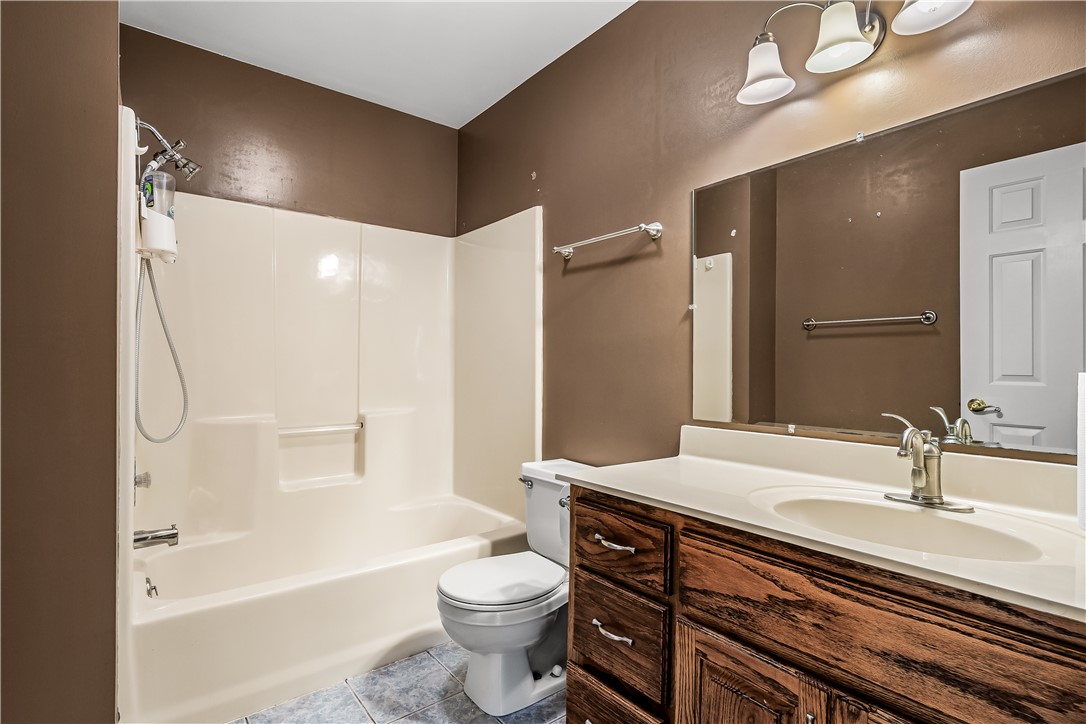 103 Amanda Drive Anderson, SC 29621 - Photo 27 of 49 Guest bathroom on main level