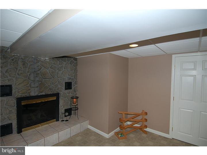 550 Mine Road, Unit RD Lebanon, PA 17042 - Photo 13 of 22 Family Room