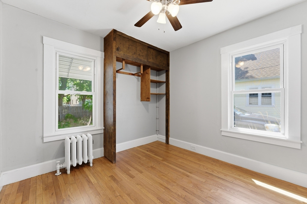 47 Thorndyke Street Springfield, MA 01118 - Photo 14 of 42