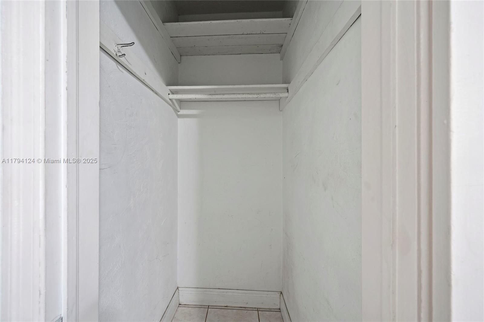 4241 West 1st Avenue Hialeah, FL 33012 - Photo 21 of 33