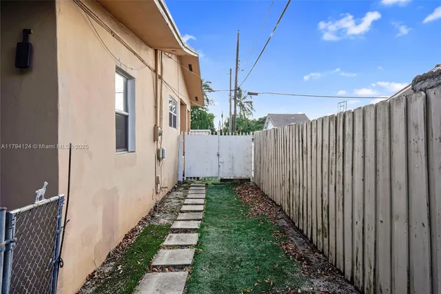 $480,000 | 4241 West 1st Avenue, Hialeah, FL 33012