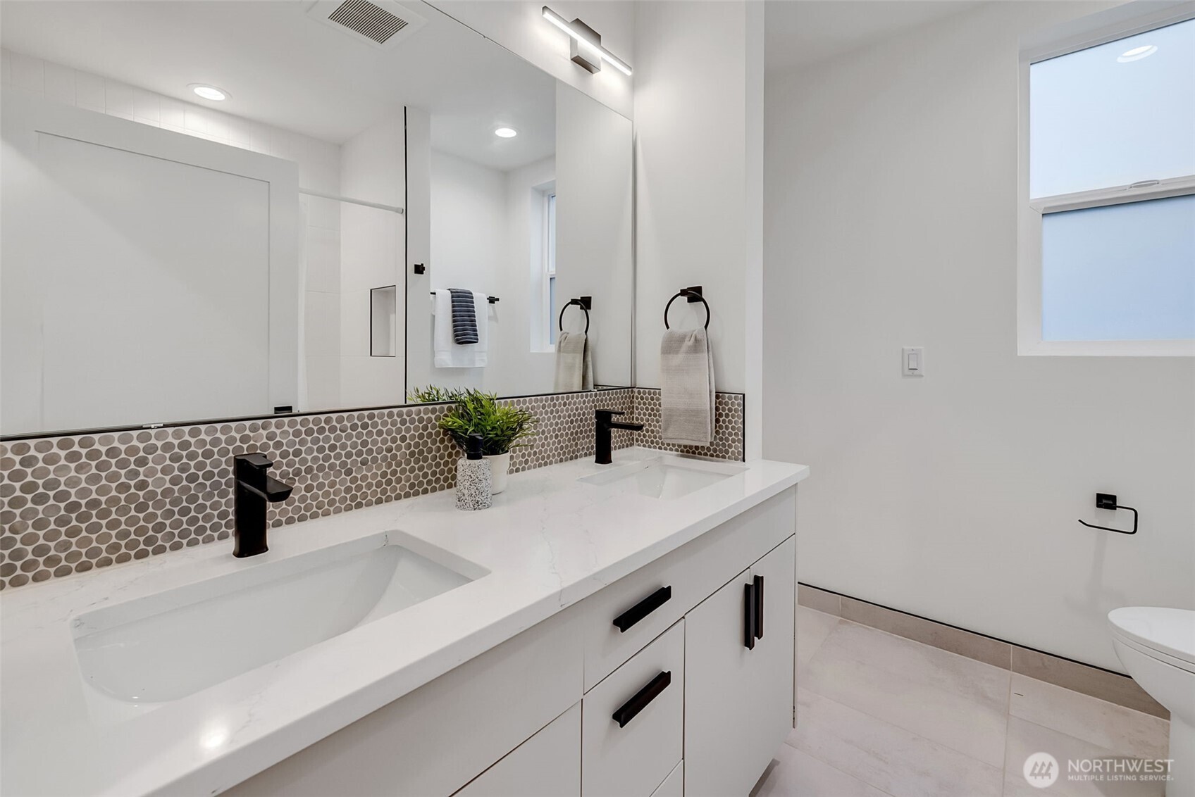 6400 Fauntleroy Way Southwest Seattle, WA 98136 - Photo 19 of 34