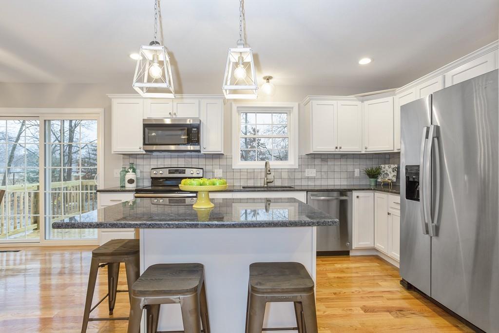 162 Ambrose Street Springfield, MA 01109 - Photo 9 of 29 Gallery Image 9