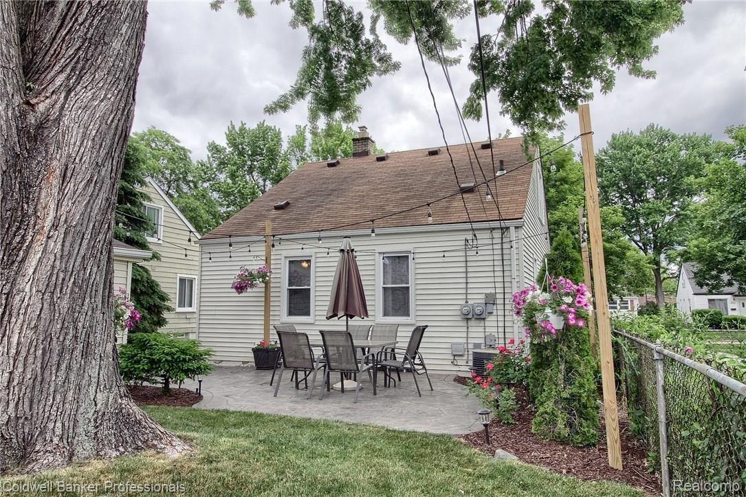 1461 Oakley Road Clawson, MI 48017 - Photo 5 of 32 a (5).jpg