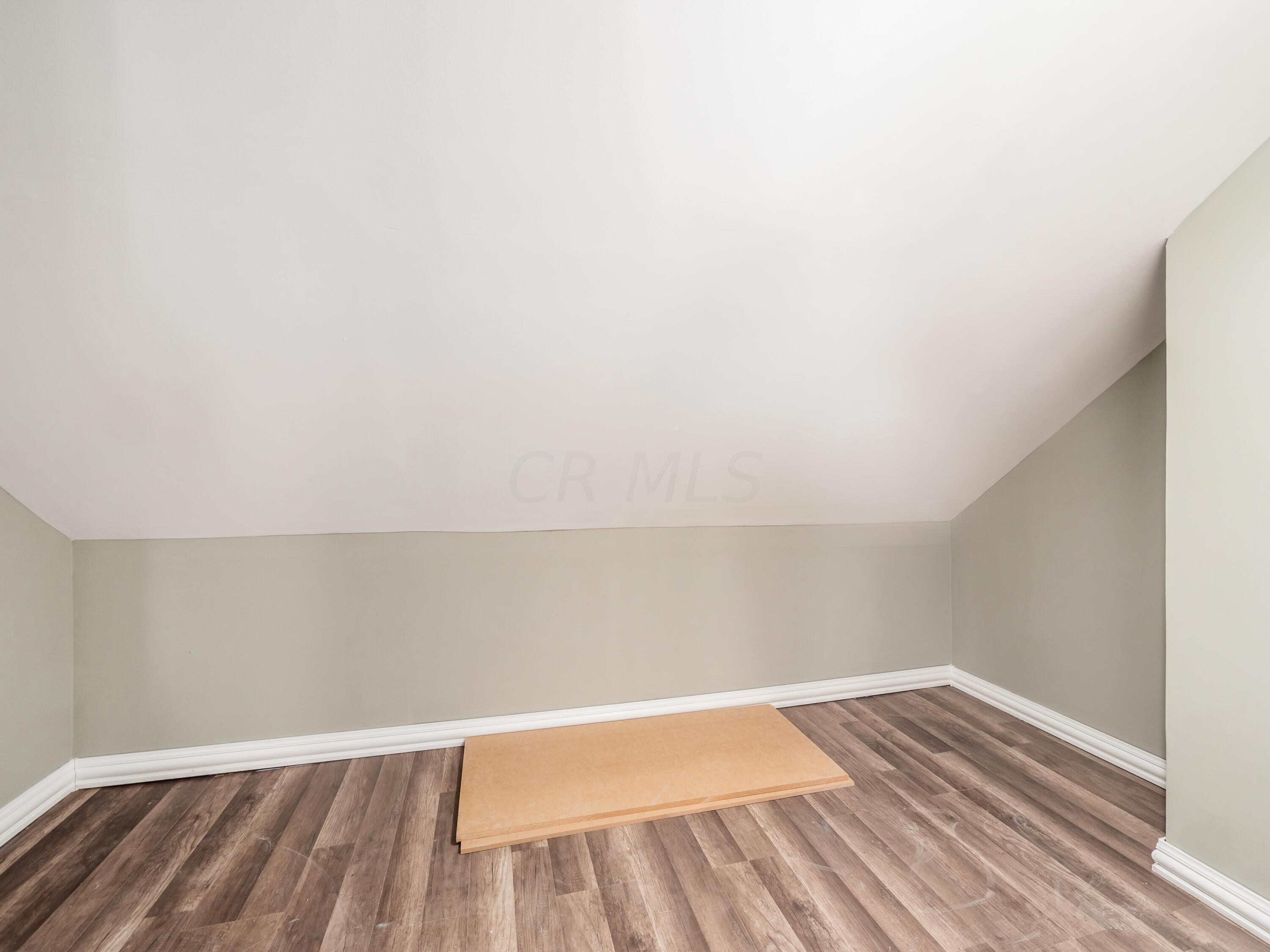 2262 Ridgeway Avenue Columbus, OH 43219 - Photo 22 of 28 N_2262_Ridgeway_Ave_057