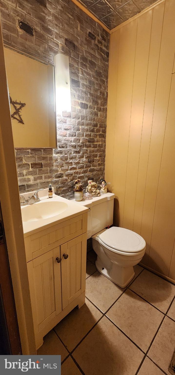 102 Bridgeton Road Elmer, NJ 08318 - Photo 5 of 21 Half Bath