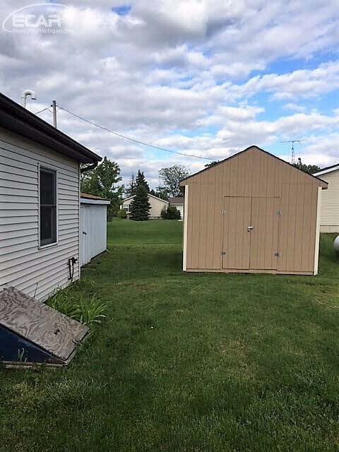 4051 Baldwin Road Grand Blanc, MI 48439 - Photo 17 of 25 21302508-16.JPG