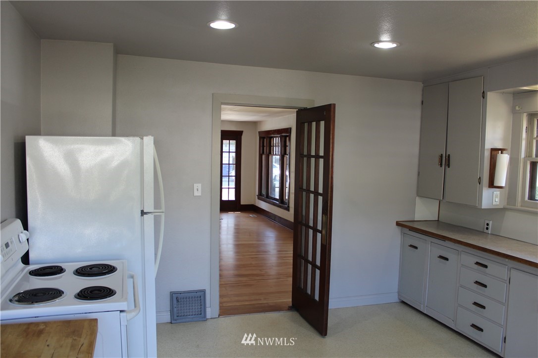 428 Williams Avenue South Renton, WA 98057 - Photo 11 of 35