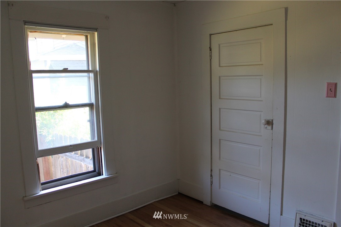 428 Williams Avenue South Renton, WA 98057 - Photo 17 of 35