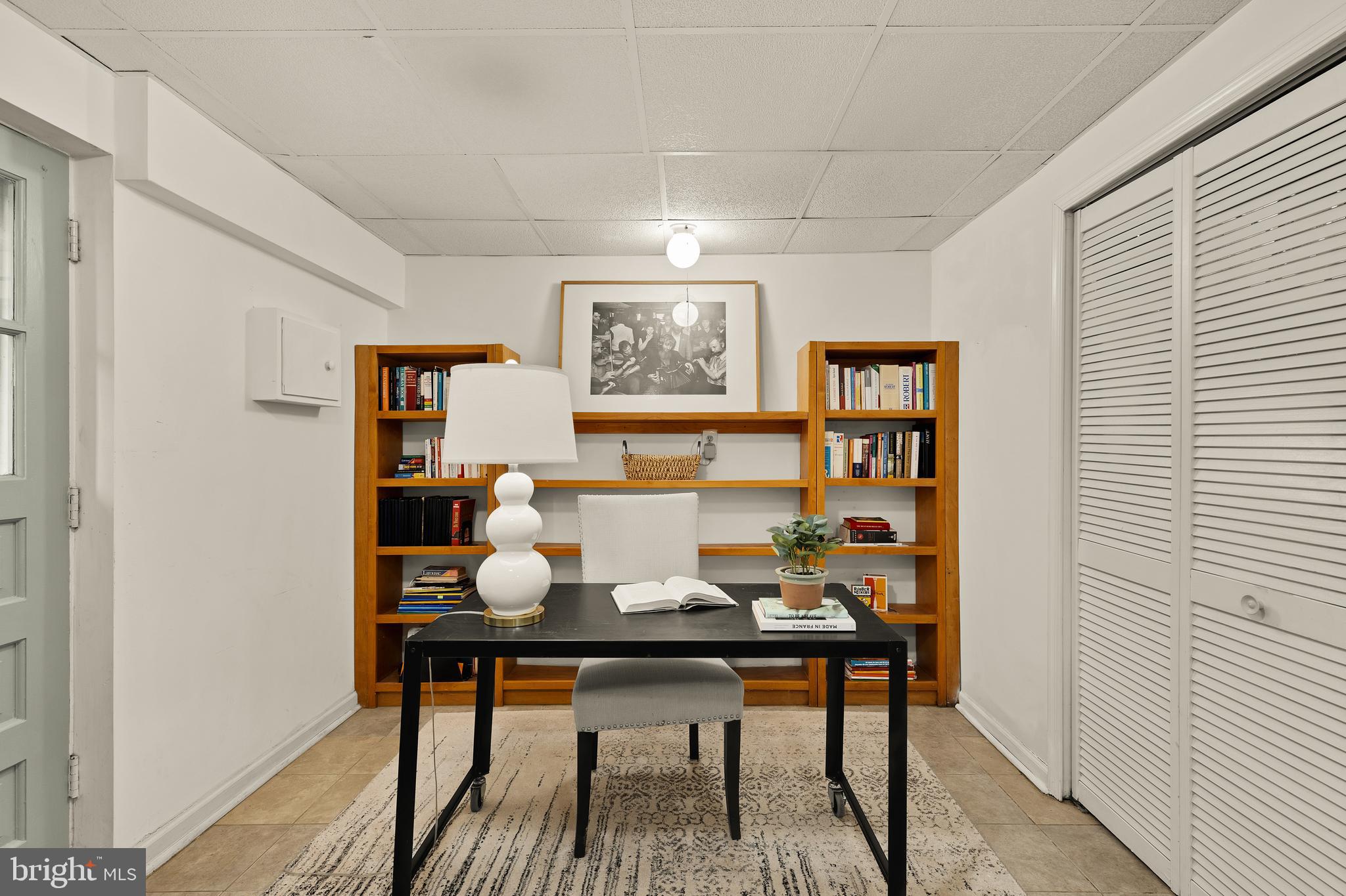 5705 MacArthur Boulevard Northwest Washington, DC 20016 - Photo 33 of 40 a workspace with furniture and window