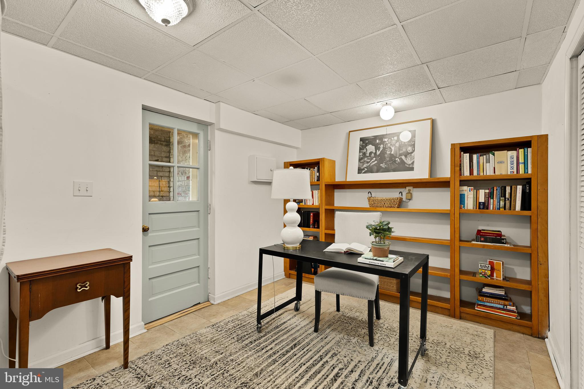 5705 MacArthur Boulevard Northwest Washington, DC 20016 - Photo 34 of 40 a workspace with furniture and window