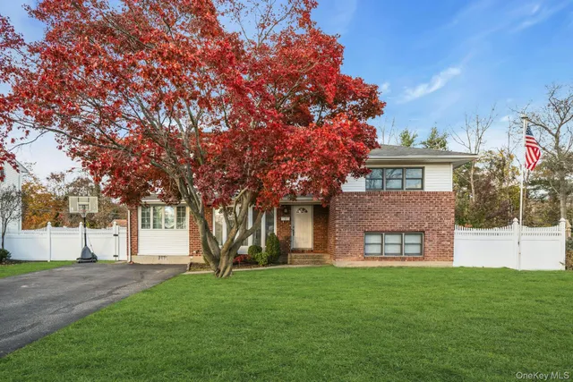 $899,000 | 22 Schuyler Drive, Commack, NY 11725