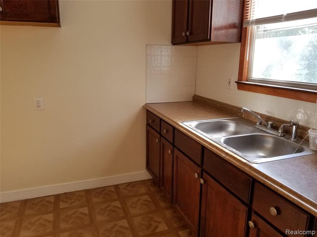 7305 Evergreen Road Detroit, MI 48228 - Photo 6 of 13