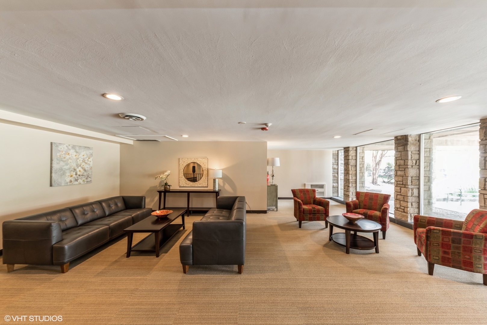 400 Thames Parkway, Unit 1L Park Ridge, IL 60068 - Photo 13 of 14 a living room with furniture