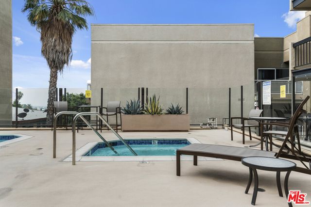 $450,000 | 7320 Hawthorn Avenue, Unit 219, Los Angeles, CA 90046