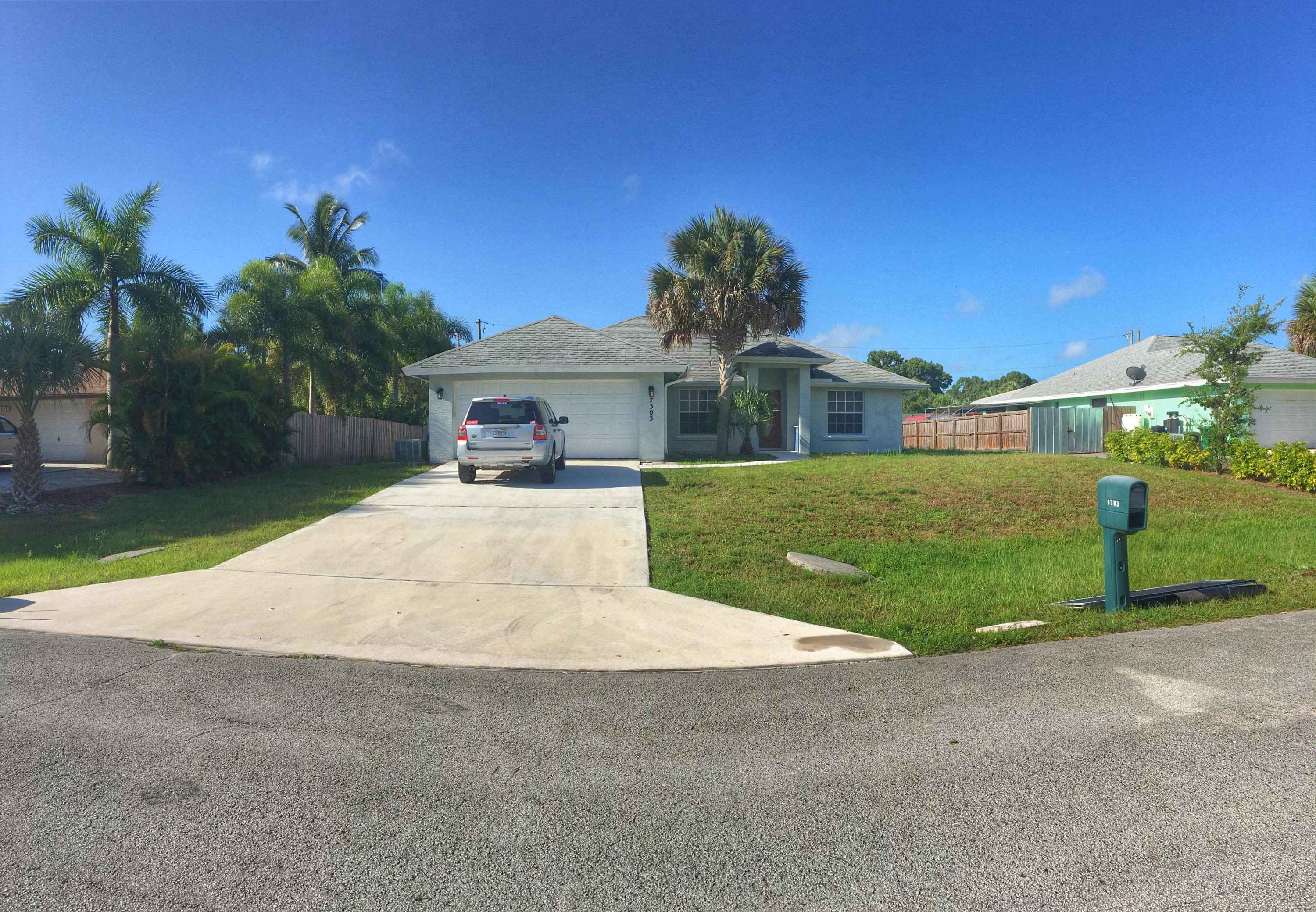 7303 Hibiscus Road Fort Pierce, FL 34951 - Photo 4 of 14 Pano front of home