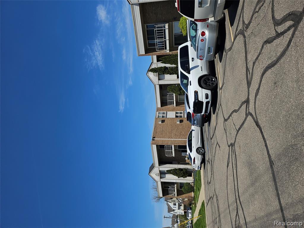 1605 Cass Lake Road, Unit 20 Keego Harbor, MI 48320 - Photo 15 of 15