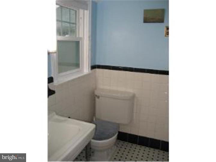 2229 East County Line Road Ardmore, PA 19003 - Photo 11 of 11 Bathroom