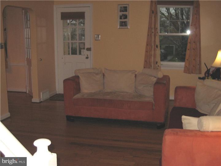 2229 East County Line Road Ardmore, PA 19003 - Photo 4 of 11 Living Room