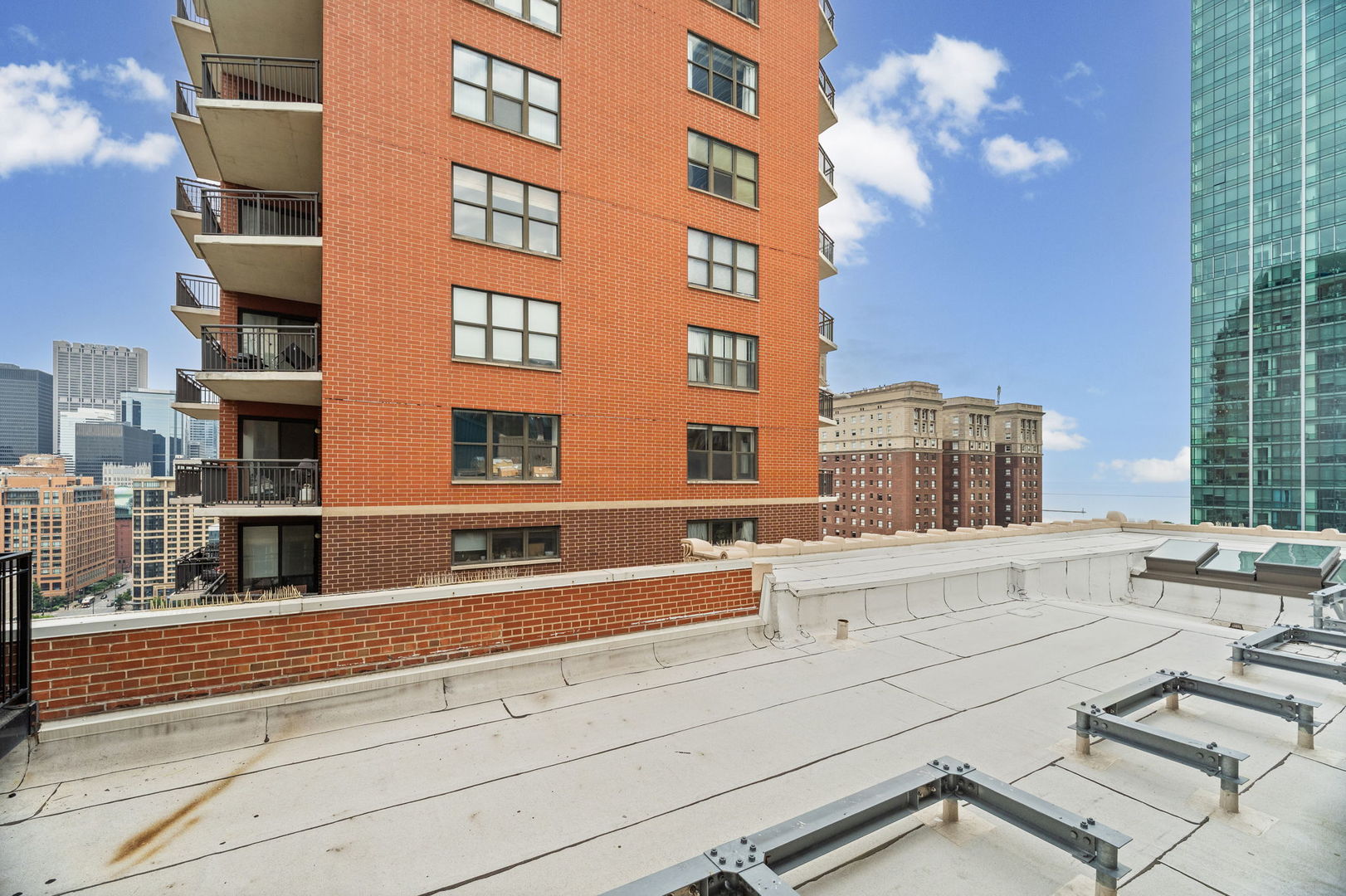 40 East 9th Street, Unit 1907 Chicago, IL 60605 - Photo 22 of 28