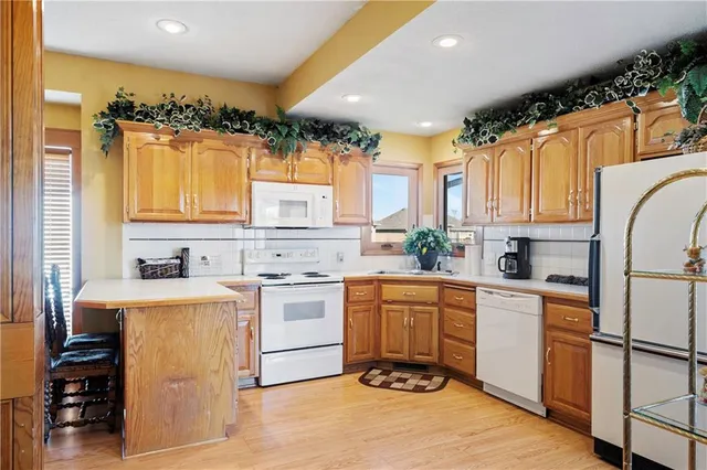 $349,900 | 905 Susan Street, Kearney, MO 64060