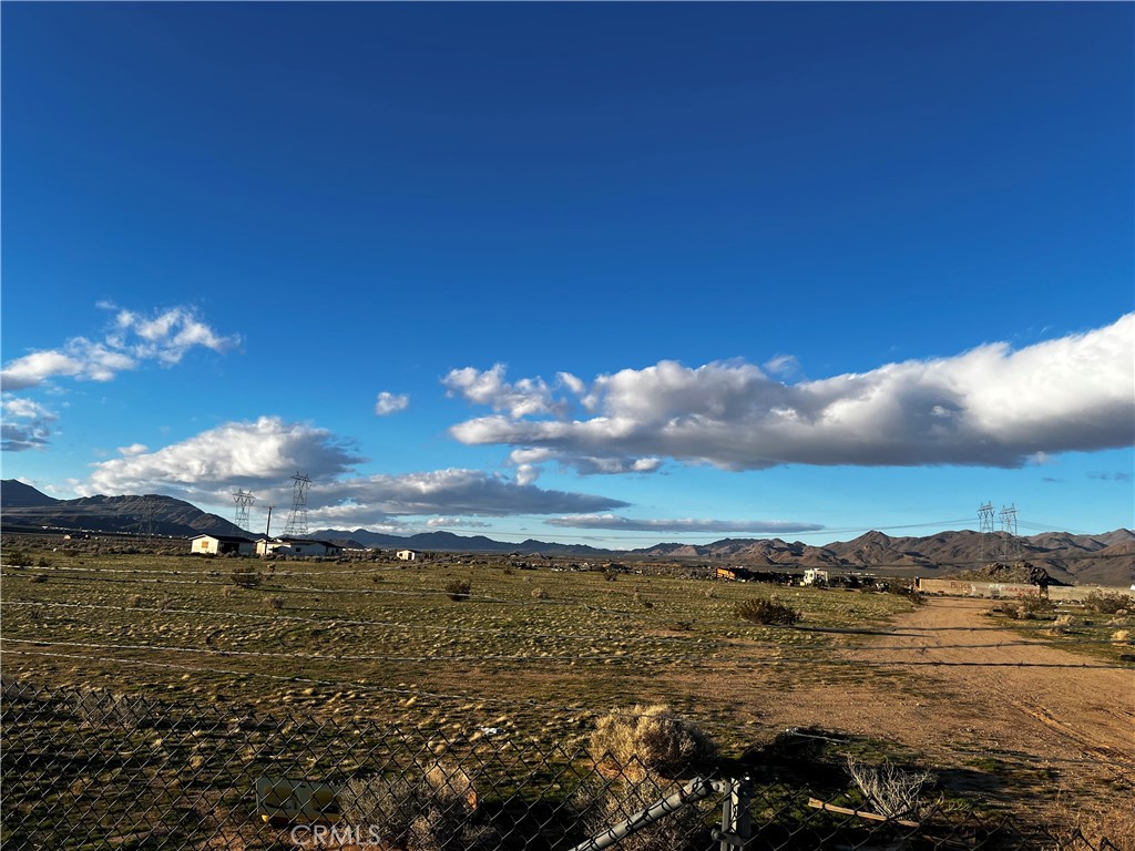 33520 Haynes Road Lucerne Valley, CA 92356 - Photo 2 of 9