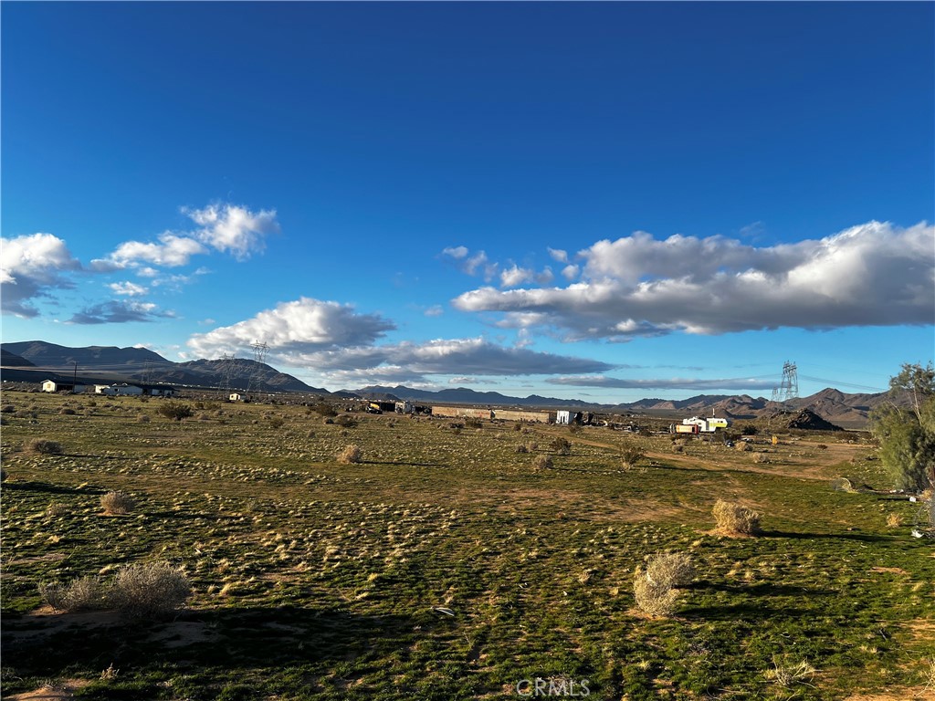 33520 Haynes Road Lucerne Valley, CA 92356 - Photo 3 of 9