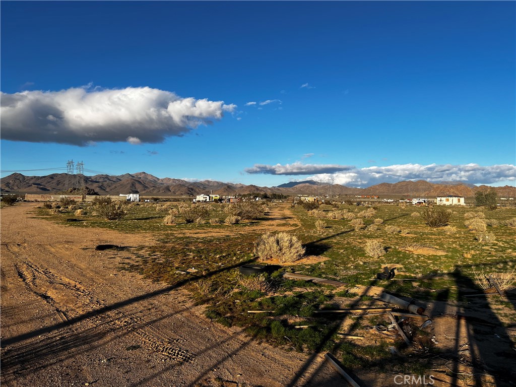 33520 Haynes Road Lucerne Valley, CA 92356 - Photo 5 of 9 a view of city and ocean
