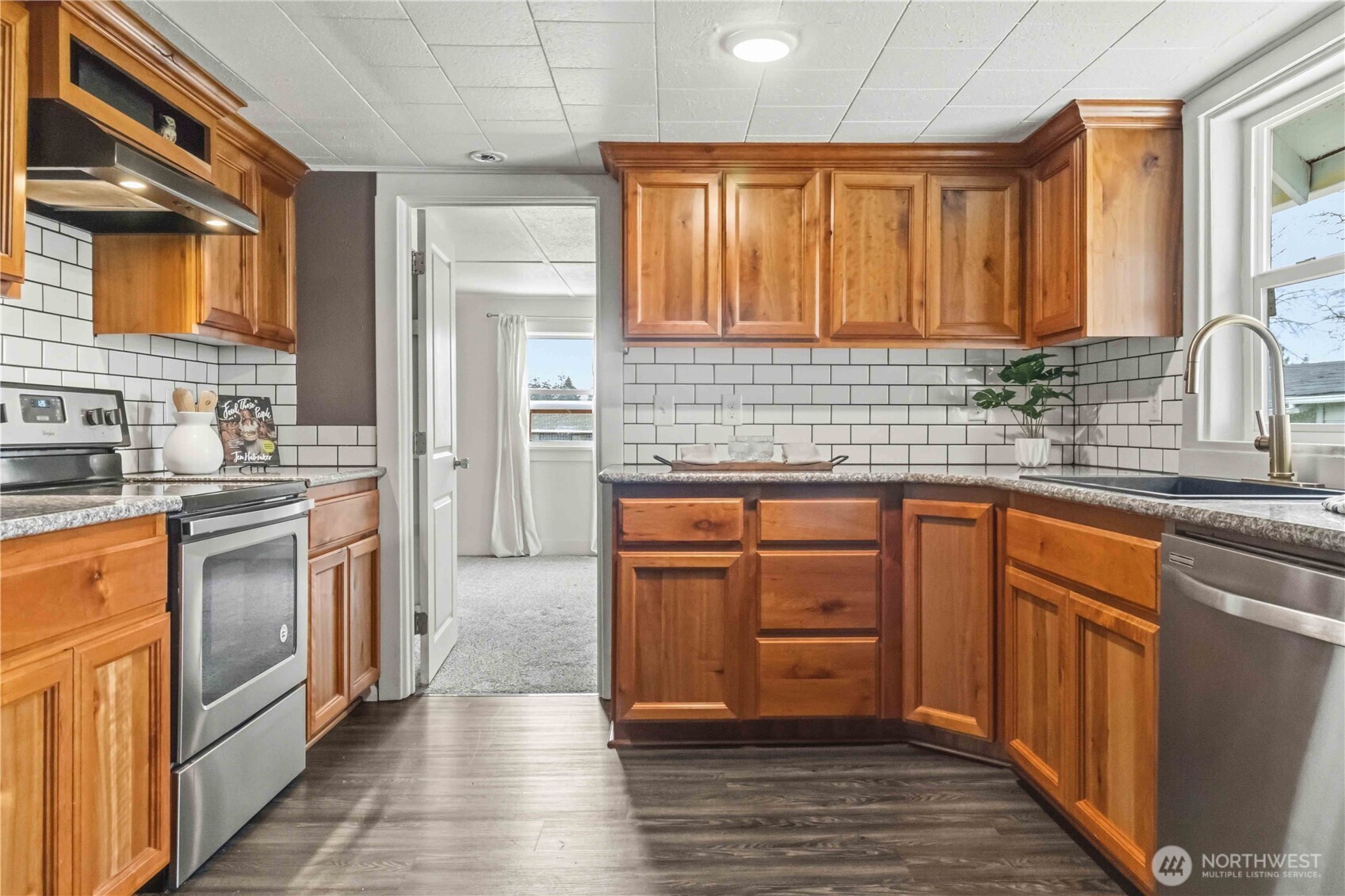 3007 Columbia Heights Road Longview, WA 98632 - Photo 14 of 33