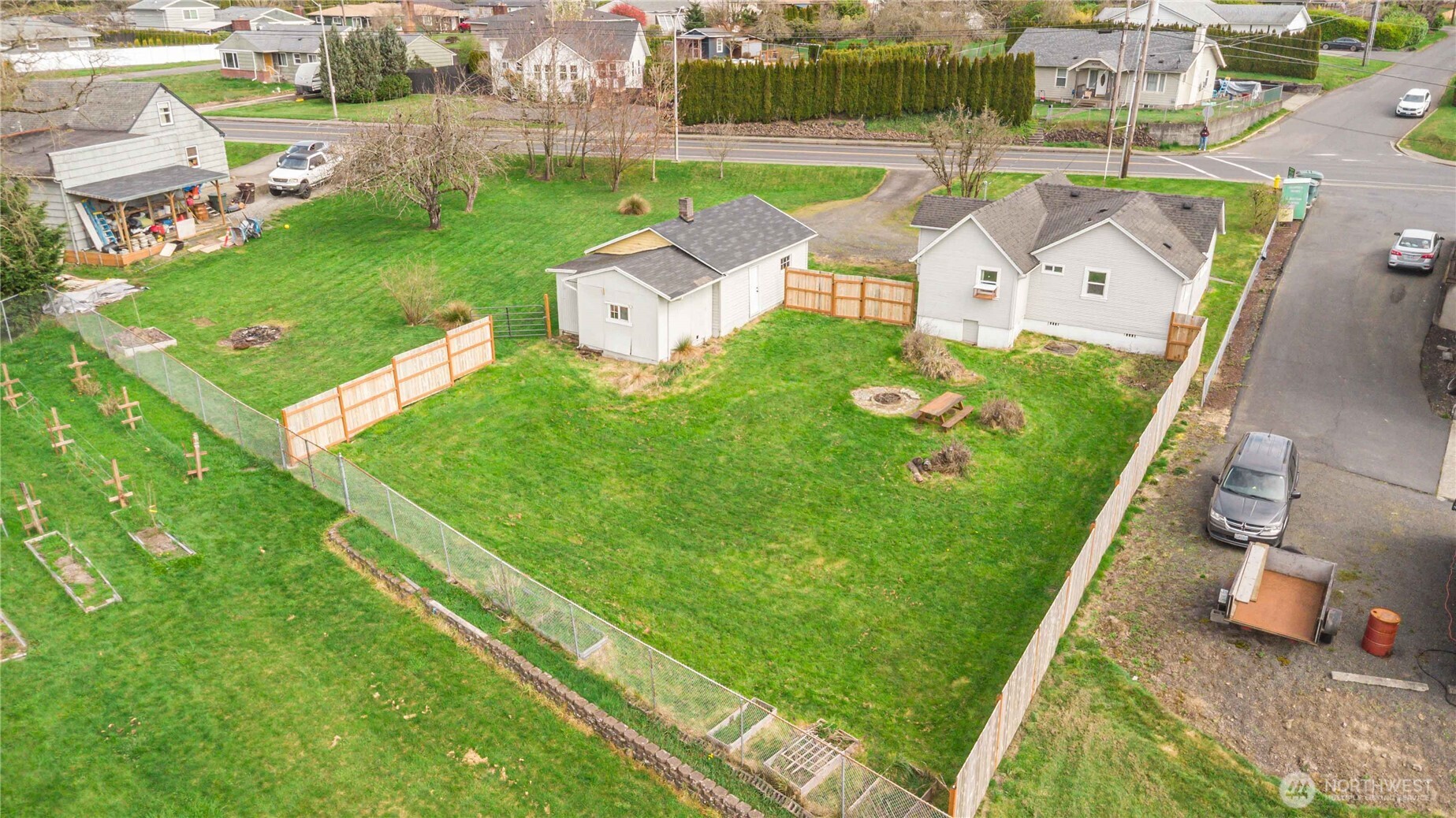 3007 Columbia Heights Road Longview, WA 98632 - Photo 2 of 33