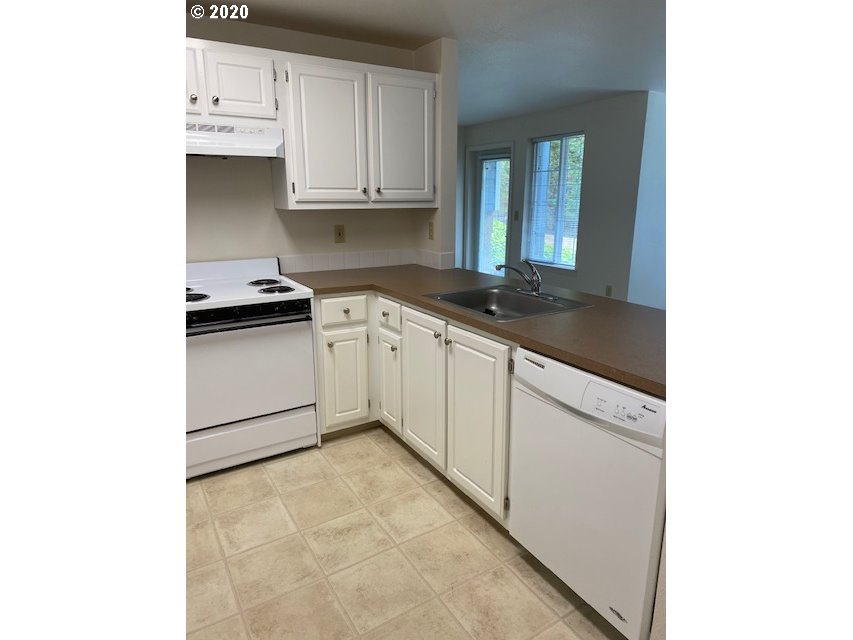 17564 Northwest Springville Road, Unit H3 Portland, OR 97229 - Photo 7 of 11 Gallery Image 7