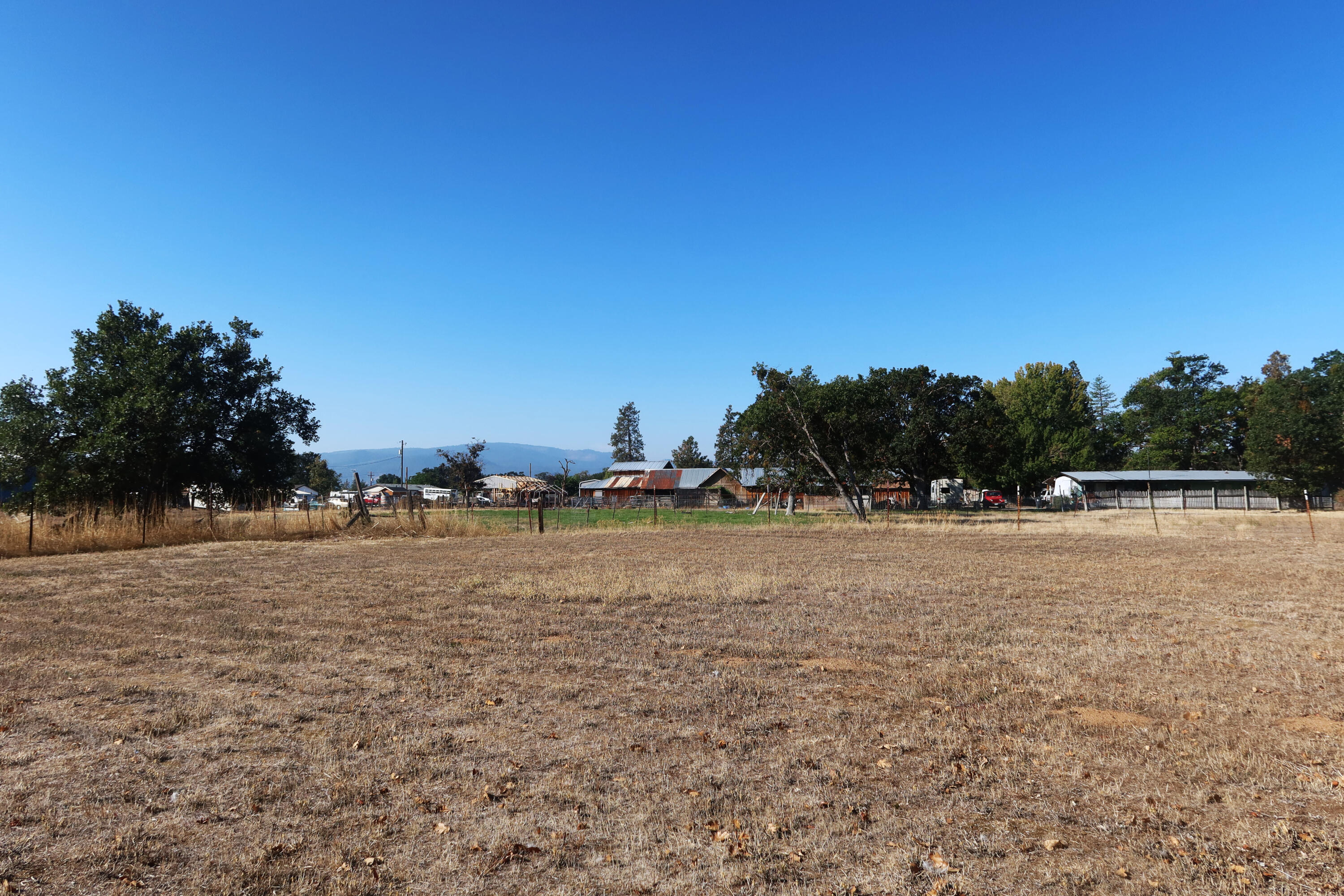 355 Gibbon Road Central Point, OR 97502 - Photo 9 of 29 IMG_1435